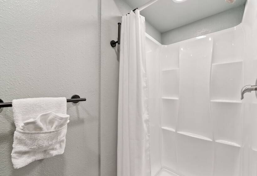 Отель Blue Jay Lodge