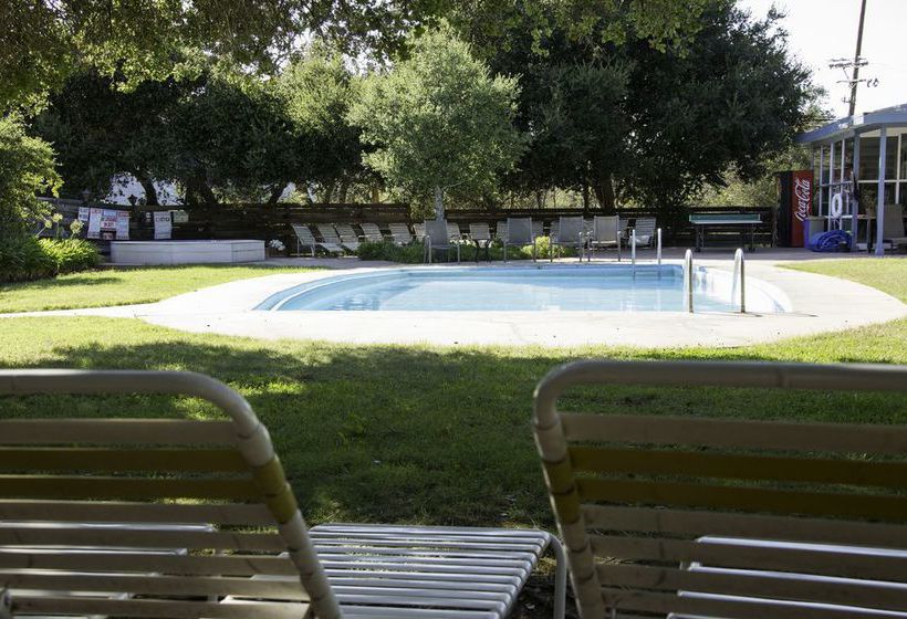 בית מלון כפרי Blue Sky Lodge