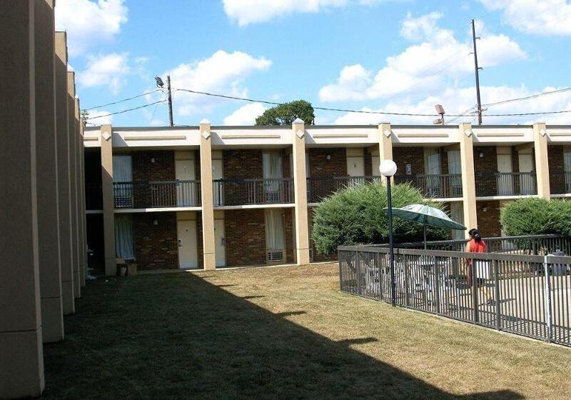 فندق Bluegrass Inn