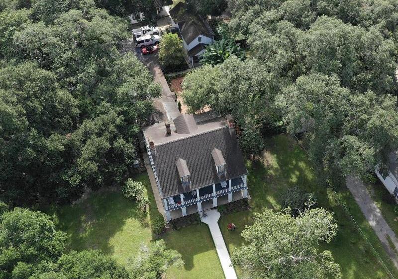 Отель Bois des Chenes Inn