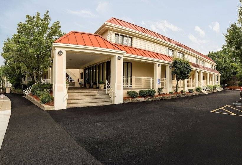 בית מלון כפרי Boston