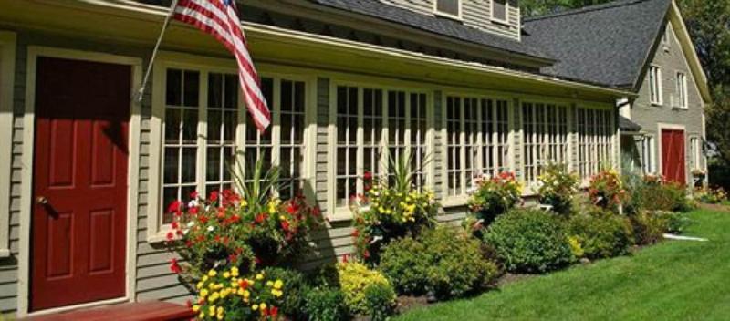 Отель Brass Lantern Inn