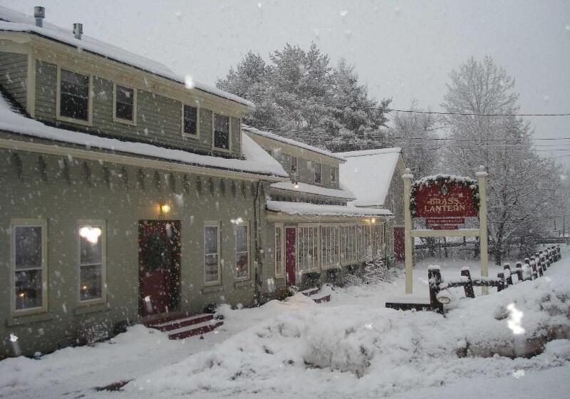 Отель Brass Lantern Inn