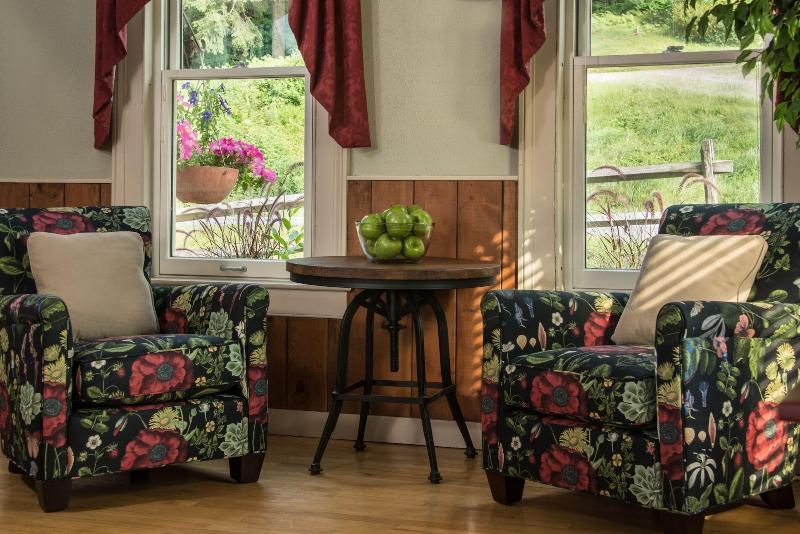 Отель Brass Lantern Inn