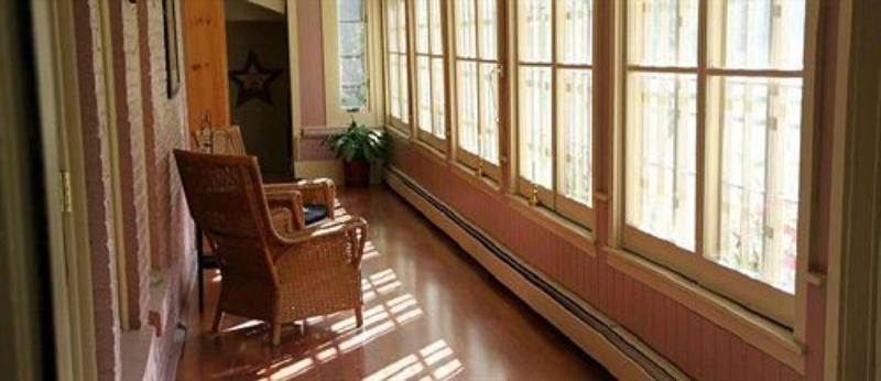 Отель Brass Lantern Inn