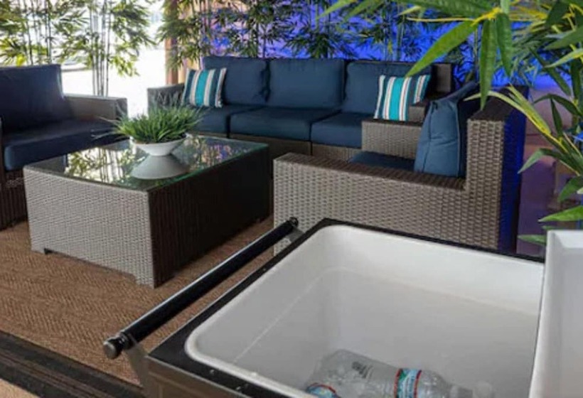 The Breakers Hotel & Suites