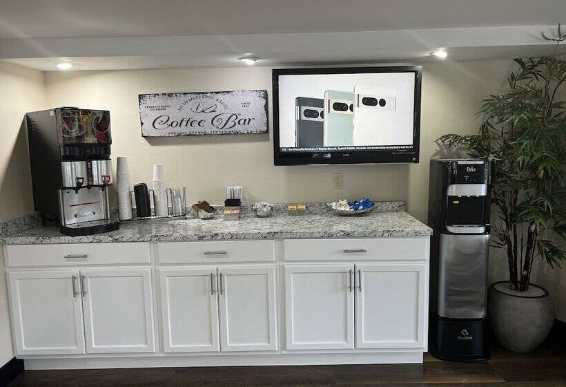 The Breakers Hotel & Suites