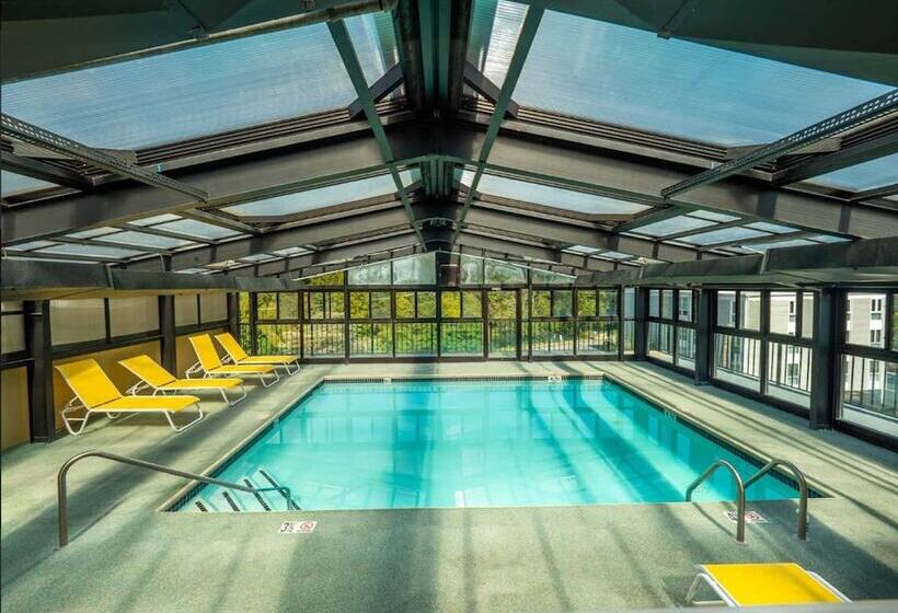 The Breakers Hotel & Suites