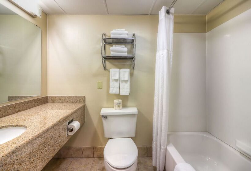 The Breakers Hotel & Suites