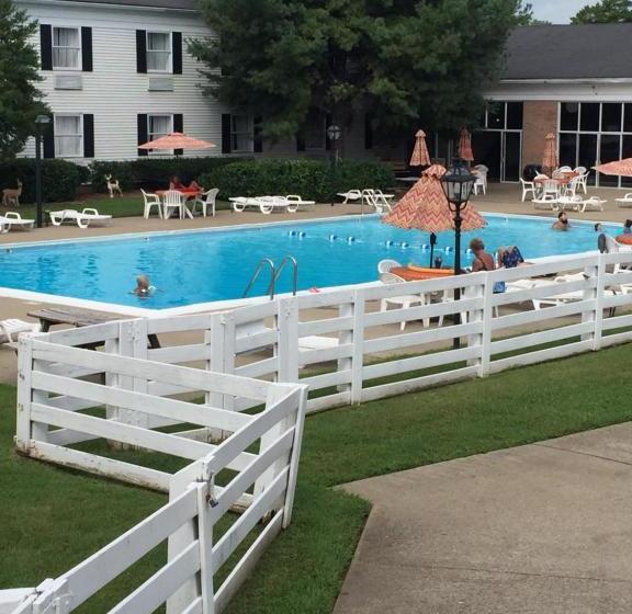 هتل Breckinridge Inn