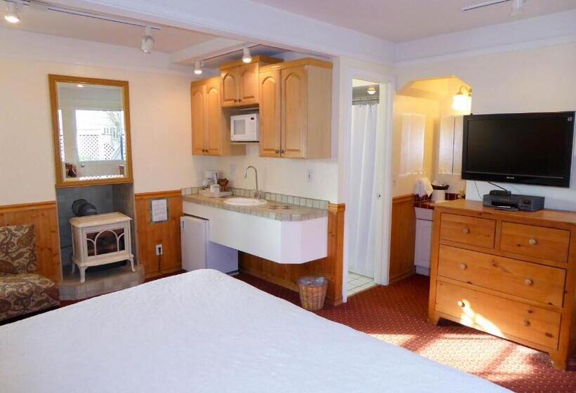 Отель Briarwood Inn