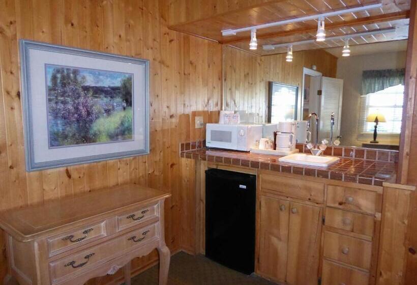 Отель Briarwood Inn