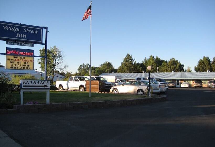 ホテル Bridge Street Inn