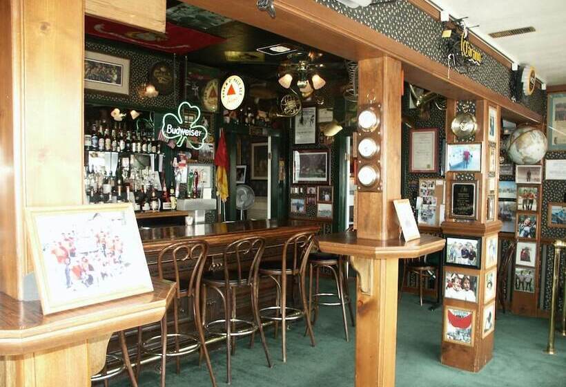 ホテル Bridgeport Inn