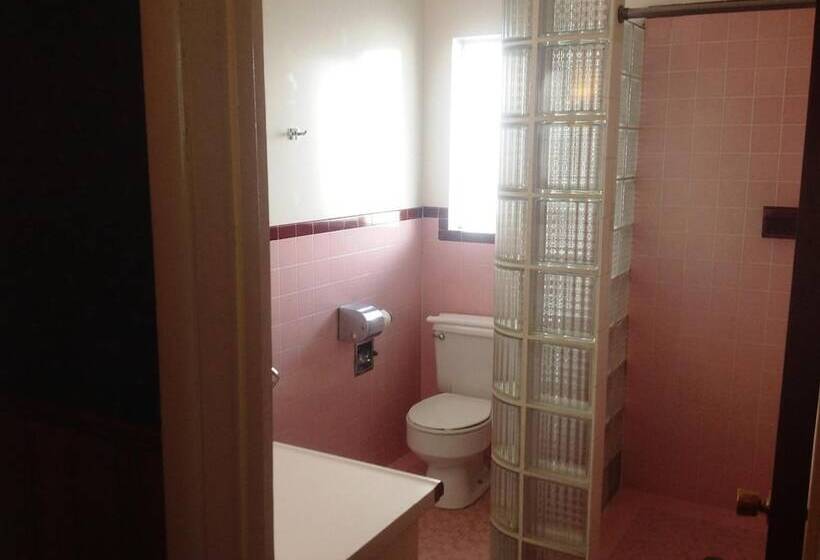 ホテル Bridgeport Inn