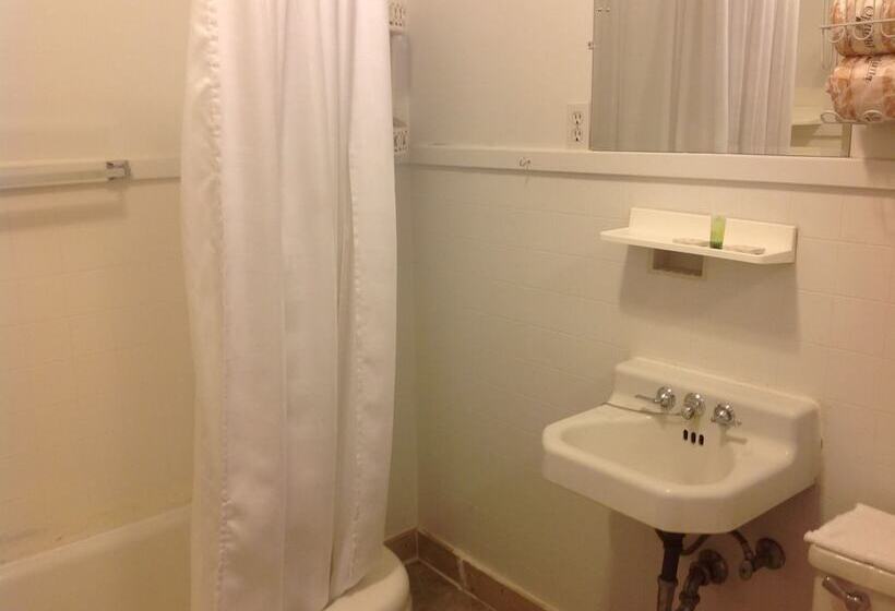 ホテル Bridgeport Inn