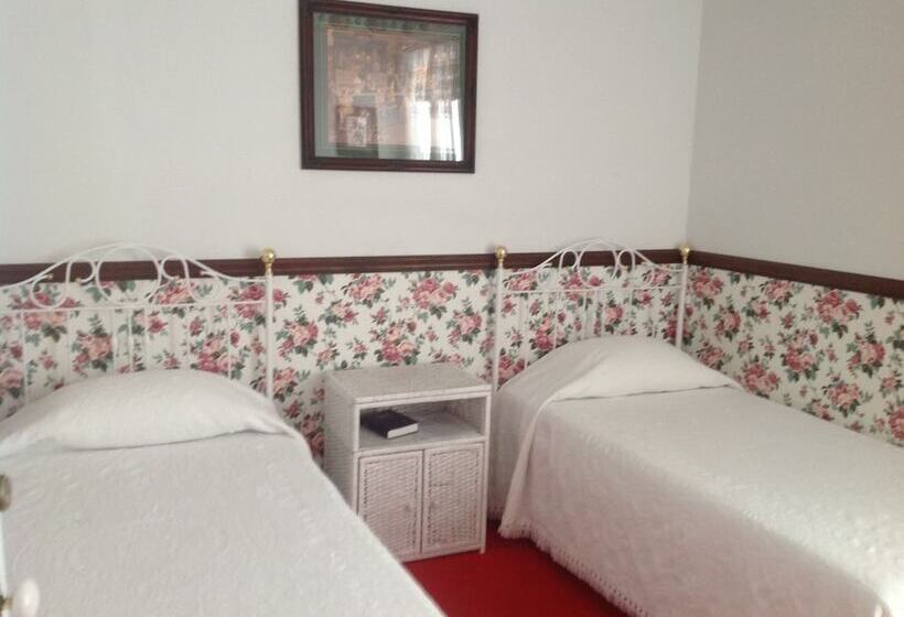 ホテル Bridgeport Inn