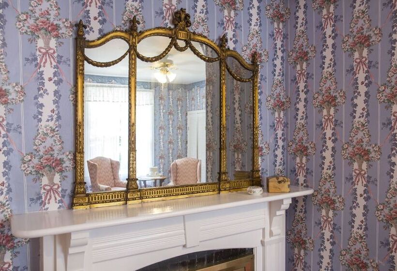 هتل Brook Farm Inn