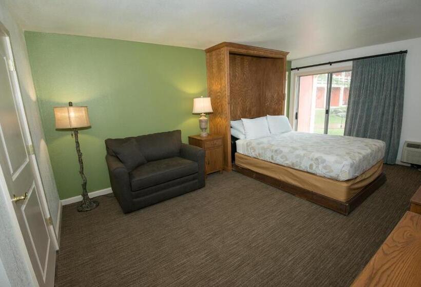 בית מלון כפרי Brown County Inn