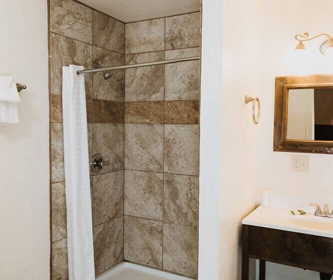 בית מלון כפרי Bryce Pioneer Village