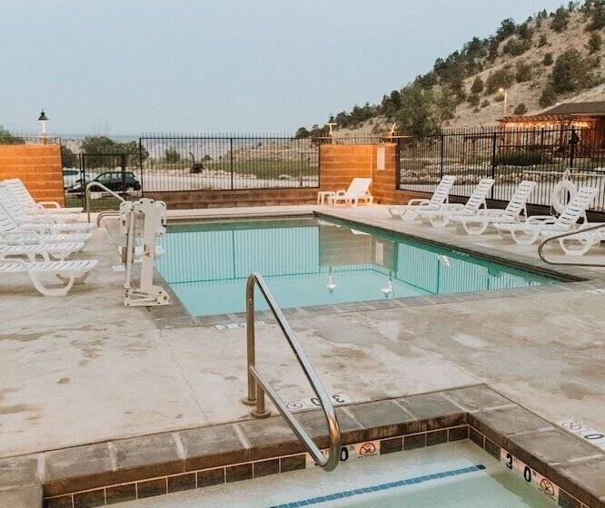 בית מלון כפרי Bryce Pioneer Village