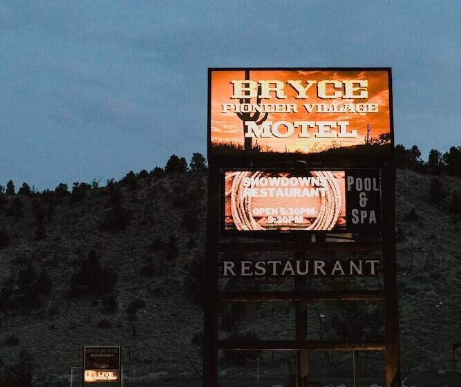 בית מלון כפרי Bryce Pioneer Village