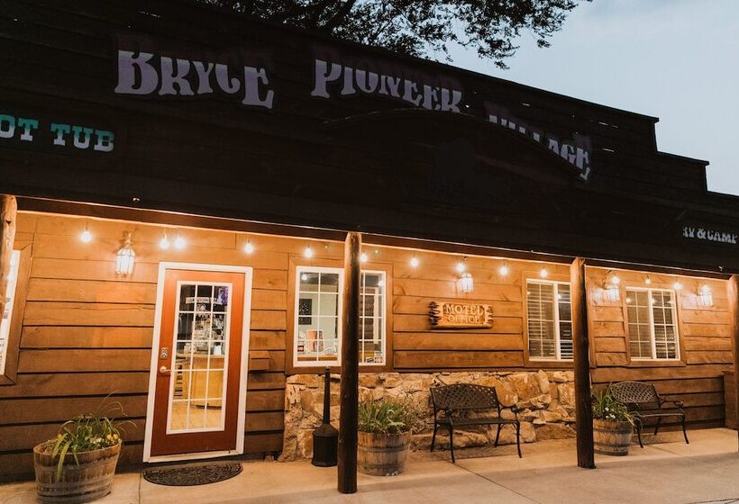 בית מלון כפרי Bryce Pioneer Village