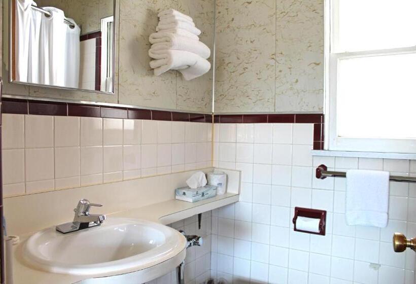 فندق Budget Host Crestview Inn