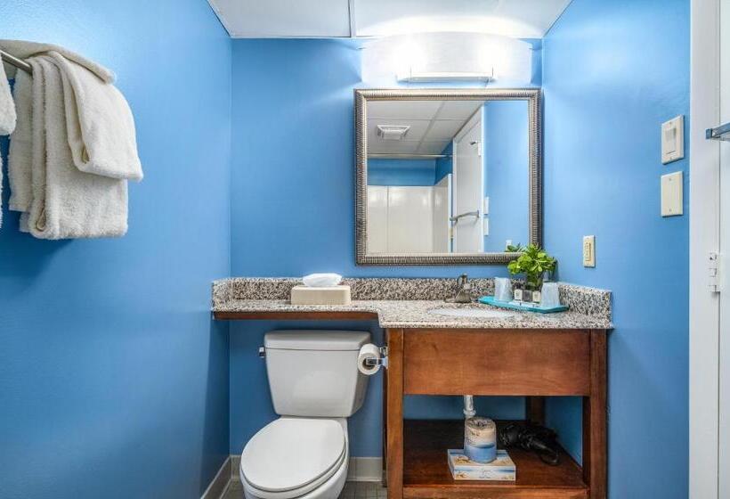 هتل Cayman Suites