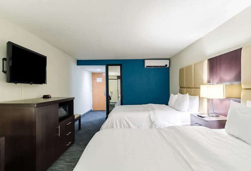 בית מלון כפרי Clarion  And Aqua Lagoon Waterpark