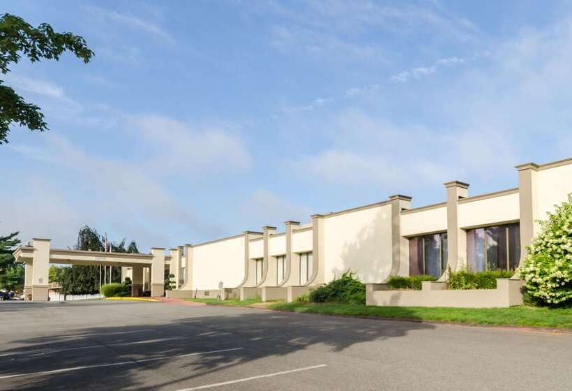 هتل Clarion  And Aqua Lagoon Waterpark