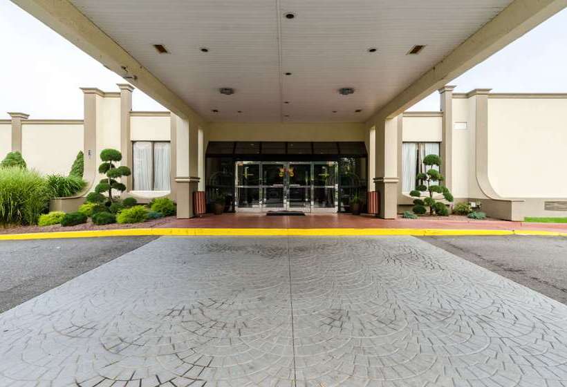 هتل Clarion  And Aqua Lagoon Waterpark