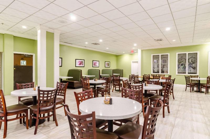 هتل Clarion  And Aqua Lagoon Waterpark