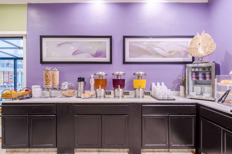 هتل Clarion  And Aqua Lagoon Waterpark