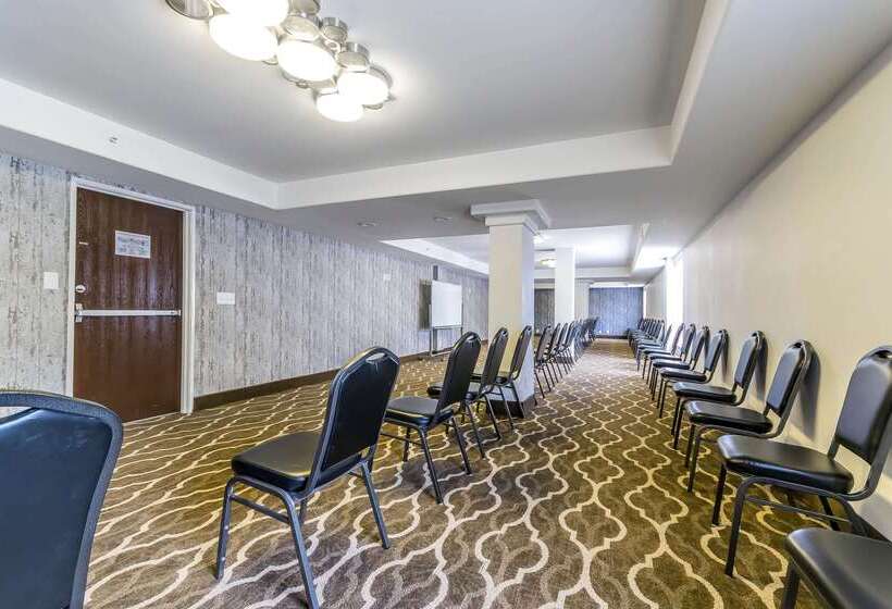 هتل Comfort Inn & Suites