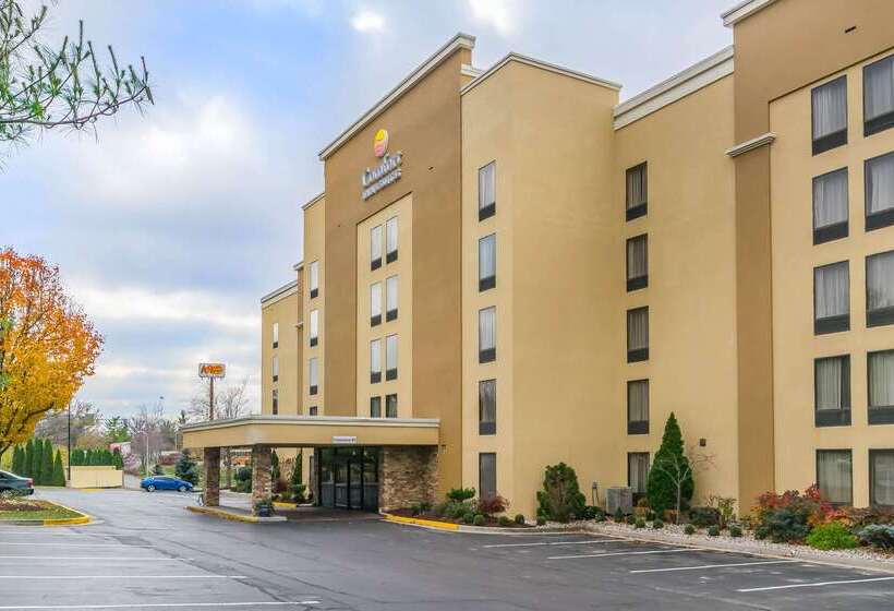 هتل Comfort Inn & Suites