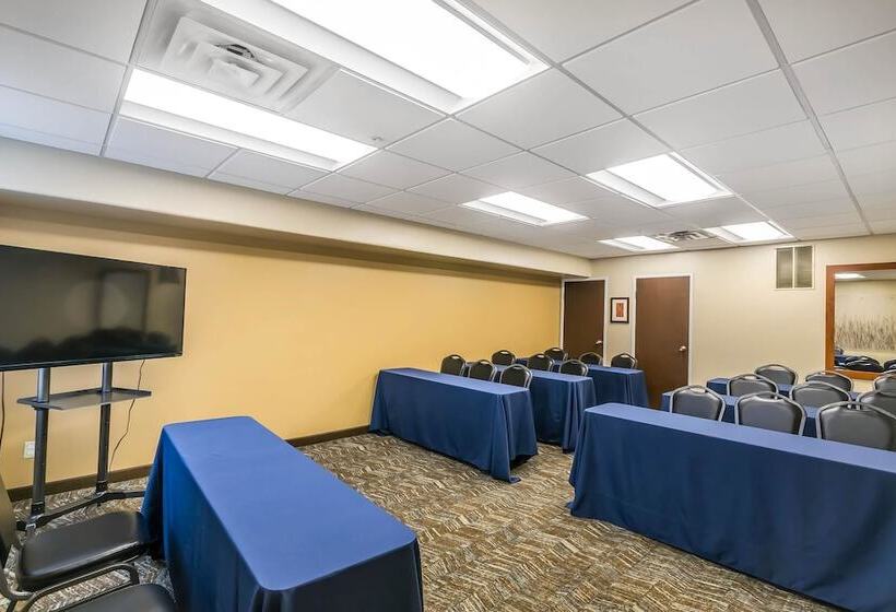 هتل Comfort Inn & Suites