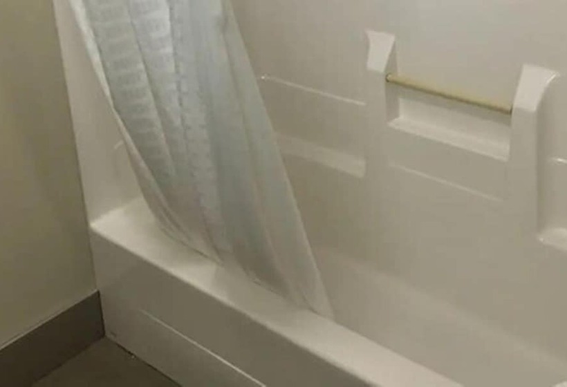 هتل Comfort Inn & Suites