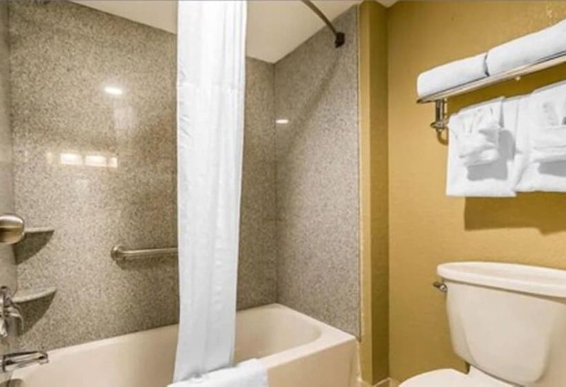 هتل Comfort Inn & Suites