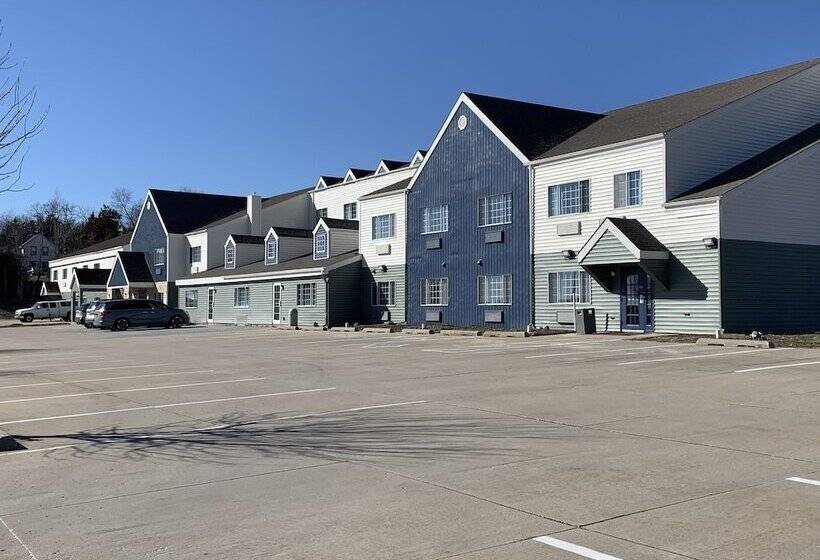 호텔 Days Inn & Suites By Wyndham Williamsburg Ia North