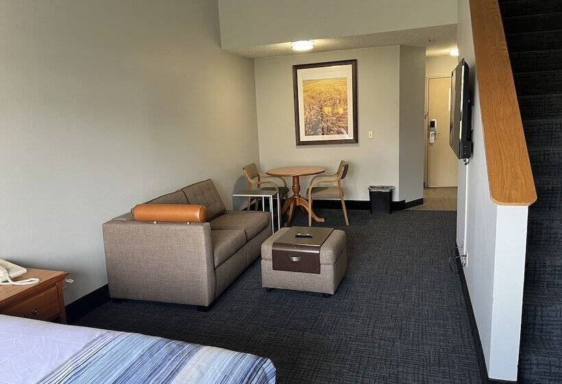 호텔 Days Inn & Suites By Wyndham Williamsburg Ia North