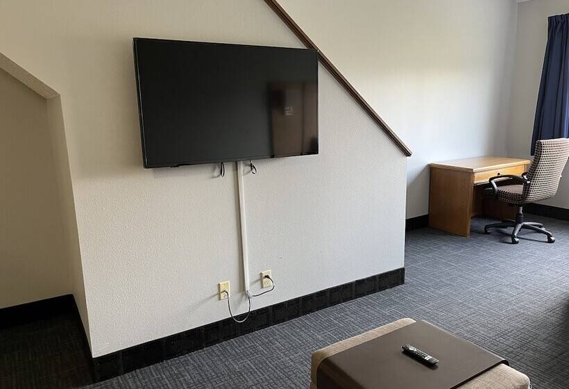 호텔 Days Inn & Suites By Wyndham Williamsburg Ia North