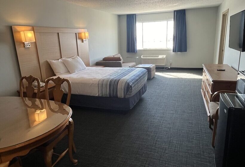 호텔 Days Inn & Suites By Wyndham Williamsburg Ia North