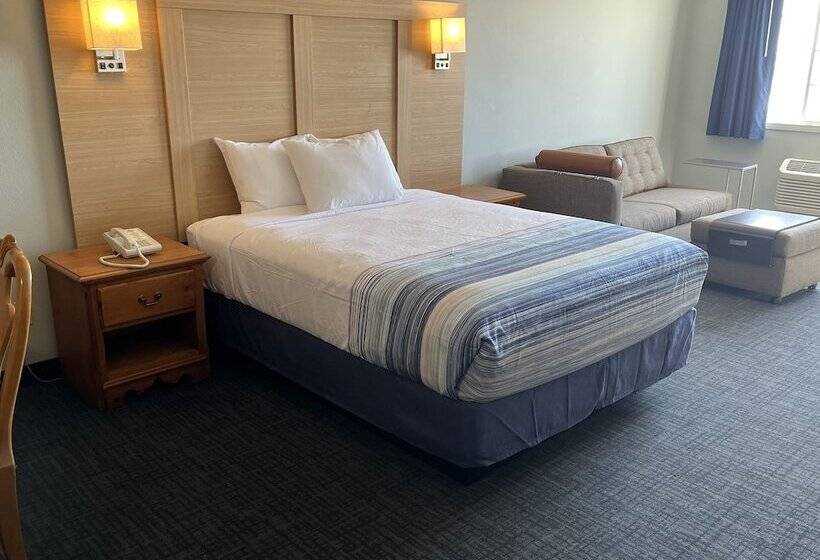 호텔 Days Inn & Suites By Wyndham Williamsburg Ia North