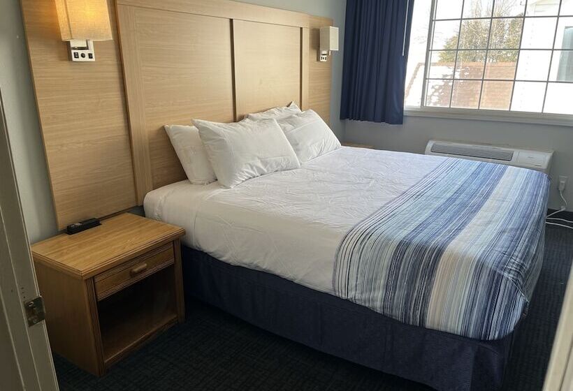 호텔 Days Inn & Suites By Wyndham Williamsburg Ia North