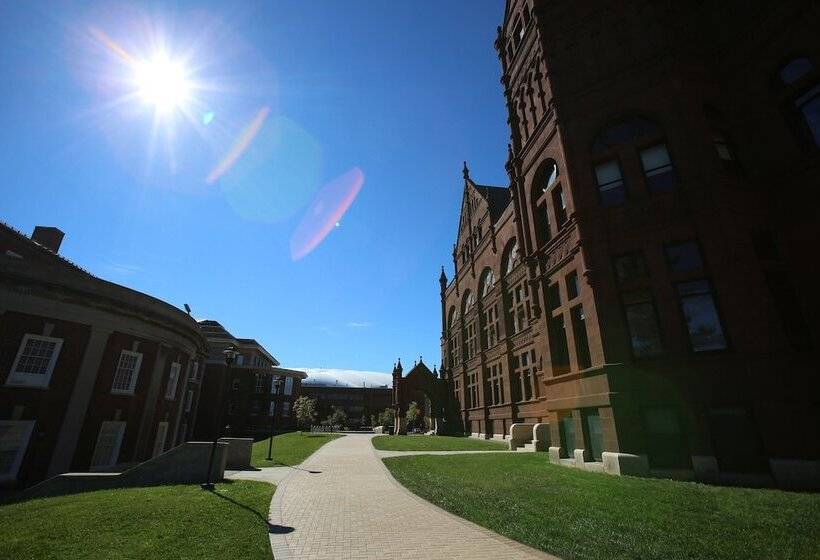 בית מלון כפרי Crowne Plaza Syracuse, An Ihg