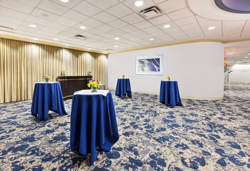 בית מלון כפרי Crowne Plaza Syracuse, An Ihg