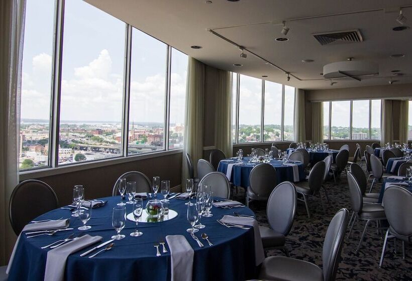 בית מלון כפרי Crowne Plaza Syracuse, An Ihg