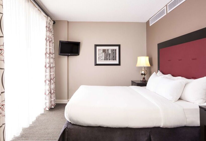 هتل Doubletree By Hilton Raleigh  Brownstone  University