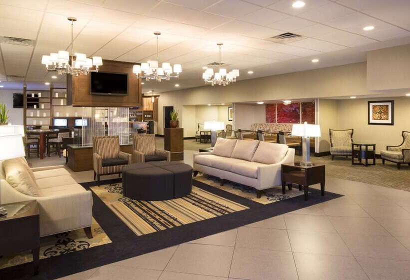 هتل Doubletree By Hilton Raleigh  Brownstone  University